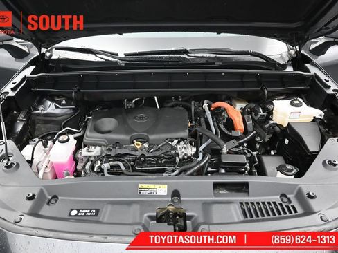 Used 2023 Toyota Highlander XLE AWD/4WD image 41