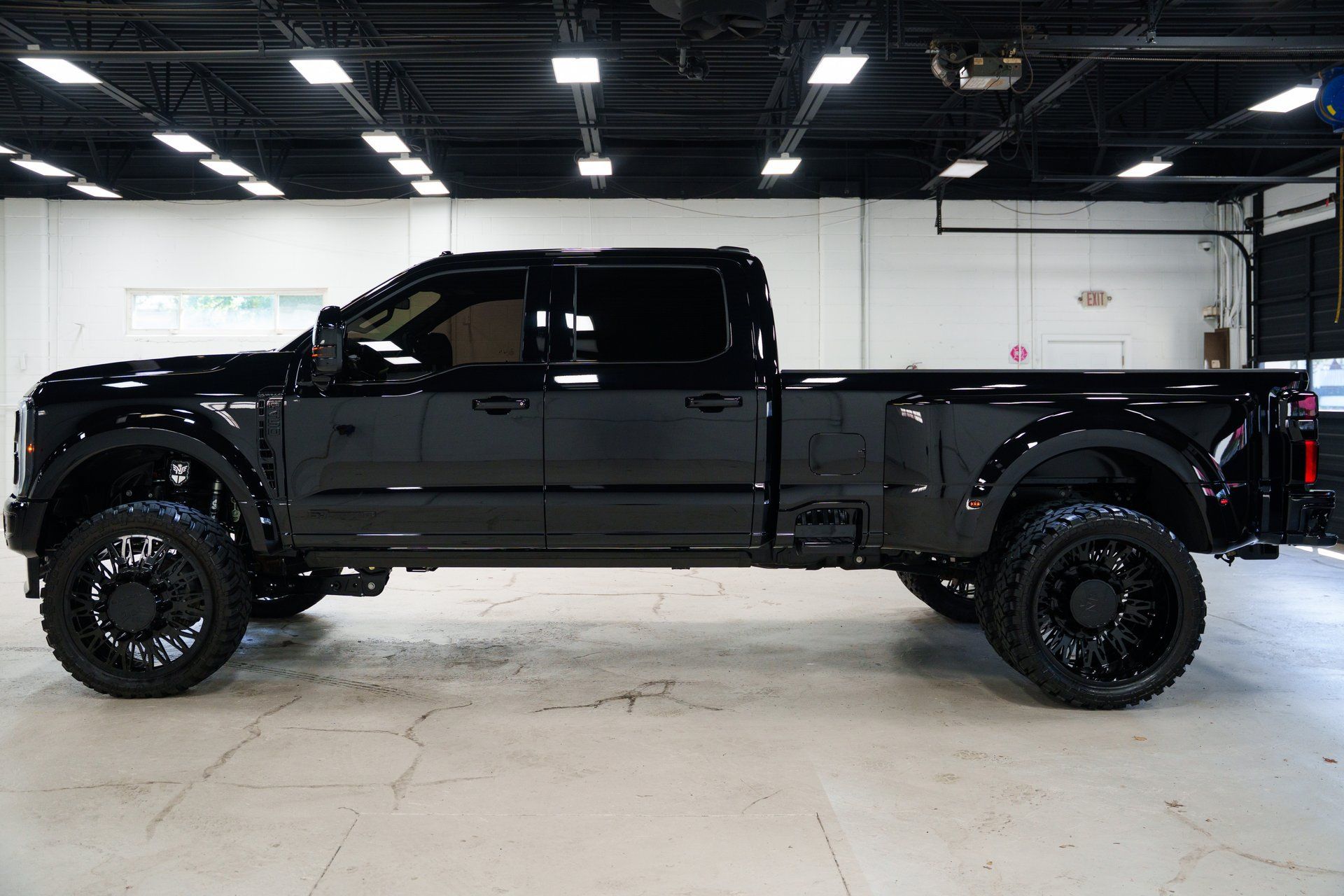 Used 2025 Ford F450 Platinum AWD/4WD image 16