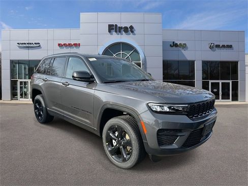 New 2025 Jeep Grand Cherokee Altitude image 1