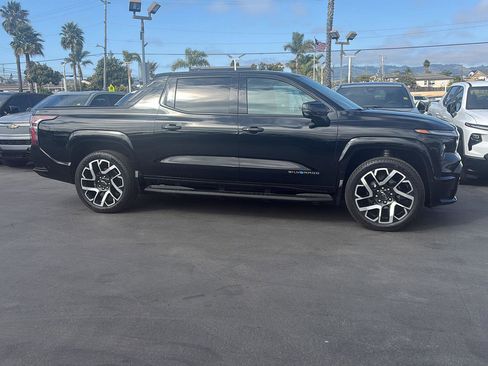 Used 2024 Chevrolet Silverado EV RST AWD/4WD image 2
