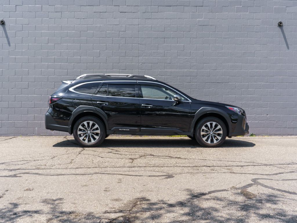 Used 2025 Subaru Outback Touring XT AWD/4WD image 8
