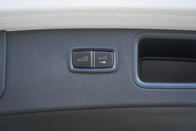Used 2021 Porsche Macan AWD/4WD image 11