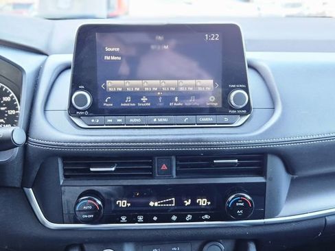 Certified 2023 Nissan Rogue SV image 22