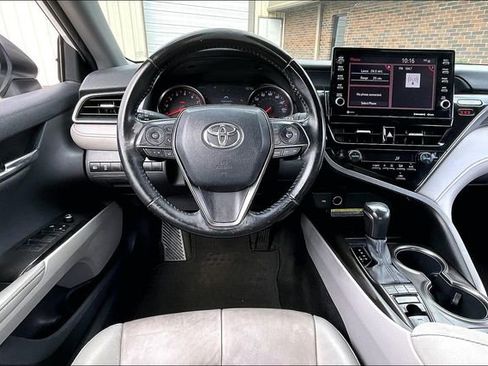 Used 2021 Toyota Camry XSE image 8