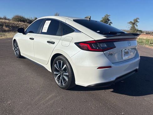 Used 2024 Honda Civic EX-L image 8
