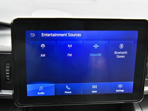 Used 2021 Ford Explorer XLT w/ Equipment Group 202A RWD image 24