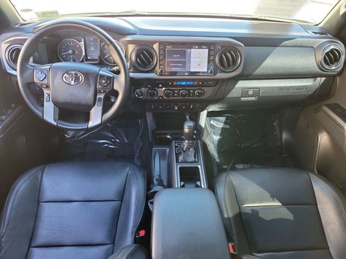 Used 2022 Toyota Tacoma TRD Off-Road w/ TRD Premium Off Road Package image 11