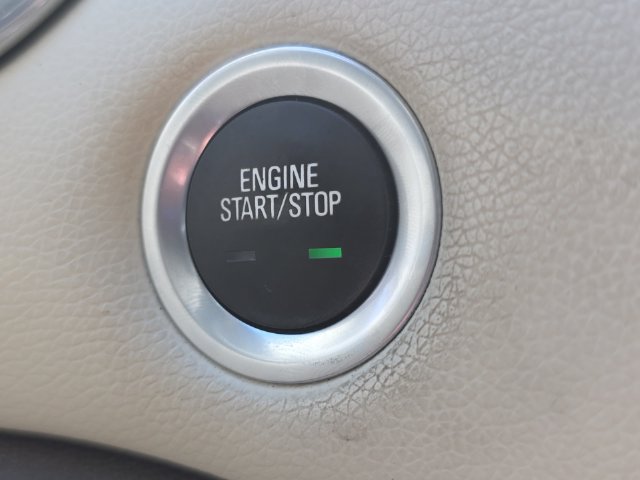 Used 2019 Chevrolet Malibu LT w/ Leather Package FWD image 16