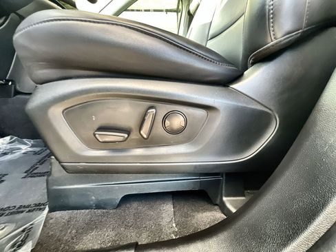 Used 2023 Ford Explorer XLT w/ Equipment Group 202A image 14