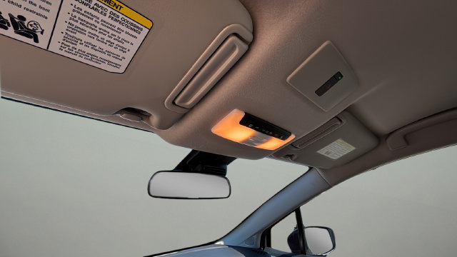Used 2025 Nissan Versa SR w/ Trunk Package FWD image 27