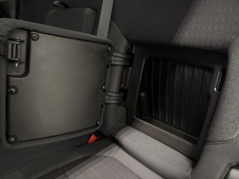 Used 2020 Chevrolet Silverado 1500 RST image 33