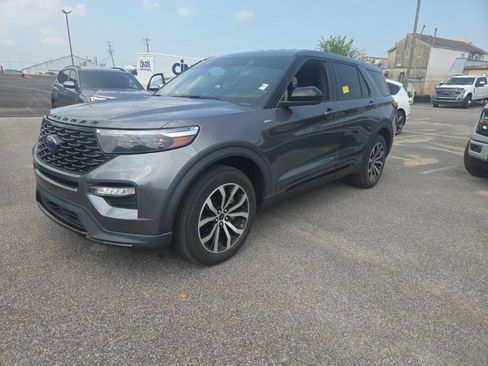 Certified 2022 Ford Explorer ST-Line RWD image 4