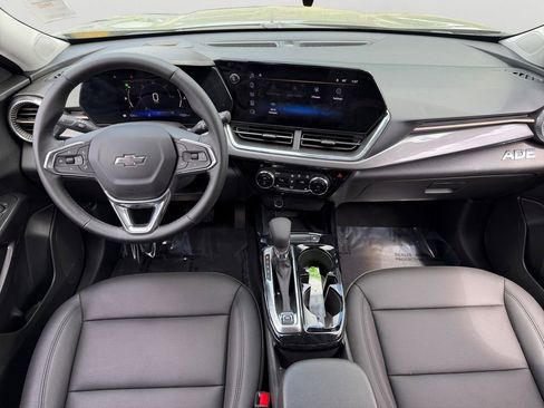 Used 2026 Chevrolet Trax ACTIV w/ Sunroof Package FWD image 12