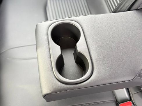 Used 2023 Toyota Corolla Cross XSE image 6