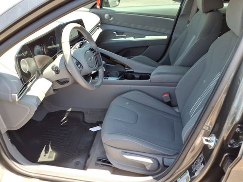 Certified 2024 Hyundai Elantra SEL w/ Convenience Package FWD image 22