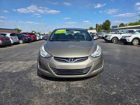 Used 2014 Hyundai Elantra SE FWD image 23