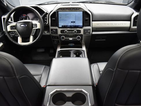 Used 2022 Ford F250 Lariat w/ Black Appearance Package image 13