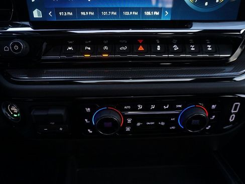 Certified 2025 Chevrolet Silverado 1500 ZR2 w/ Technology Package image 15