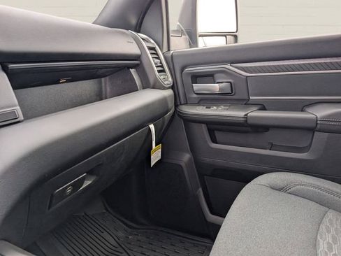 New 2026 RAM 2500 Big Horn AWD/4WD image 13