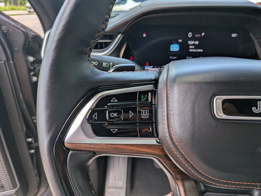 Used 2022 Jeep Grand Cherokee Summit w/ Adv Protech Group IV RWD image 31