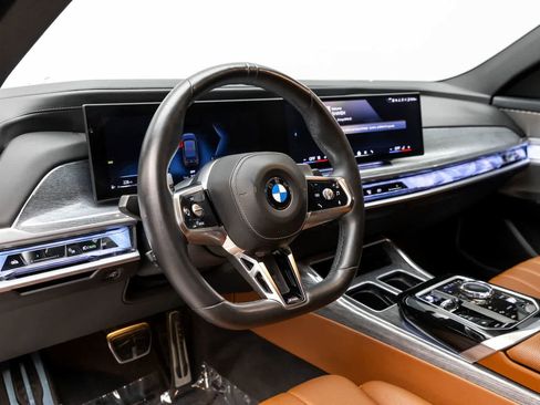 Used 2024 BMW 760i xDrive w/ Executive Package AWD/4WD image 2