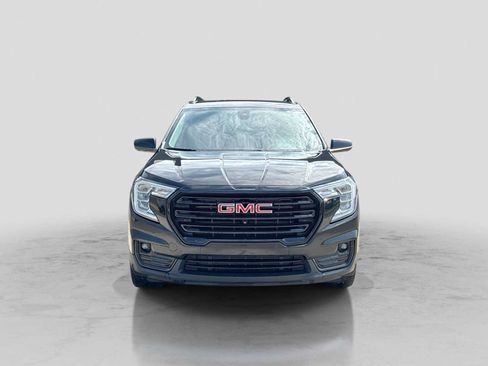 Used 2022 GMC Terrain SLT w/ Tech Package FWD image 9