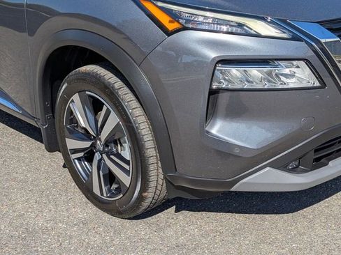 Used 2021 Nissan Rogue SL w/ Premium Package FWD image 2
