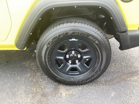 Certified 2022 Jeep Wrangler Sport AWD/4WD image 7