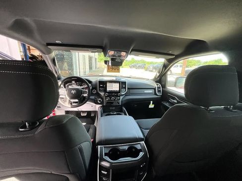 New 2026 RAM 1500 4x4 Crew Cab image 34