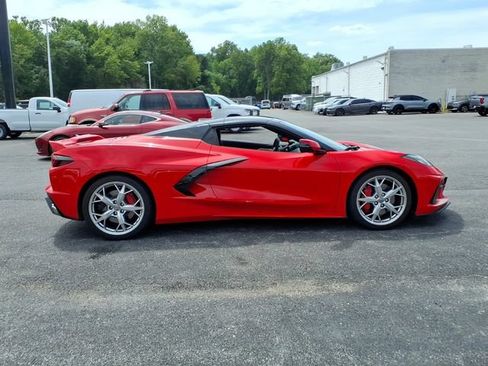 Used 2022 Chevrolet Corvette Stingray Preferred Conv w/ Z51 Performance Package RWD image 2