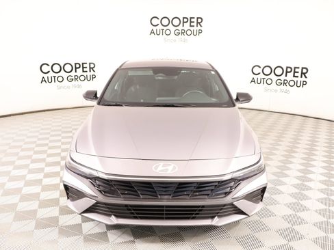 Certified 2025 Hyundai Elantra Sport image 8