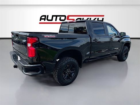 Used 2024 Chevrolet Silverado 1500 LT Trail Boss w/ Convenience Package II image 7