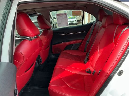 Used 2019 Toyota Camry XSE image 10