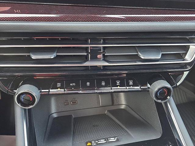 New 2026 Chevrolet Traverse RS w/ LPO, Floor Liner Package FWD image 33