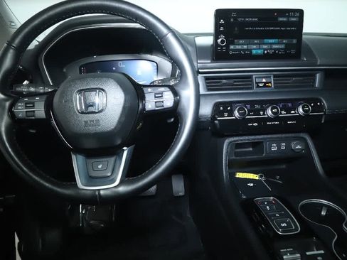 Used 2024 Honda Pilot Elite image 31