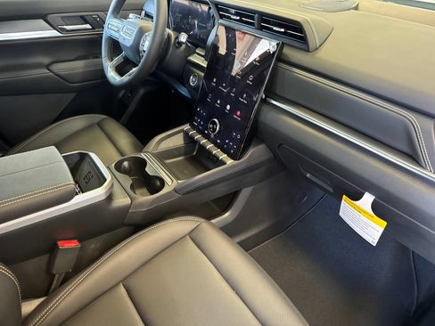 New 2027 GMC Terrain Elevation w/ Elevation Premium Package FWD image 17