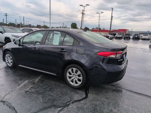 Certified 2025 Toyota Corolla LE FWD image 3
