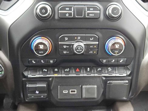 Used 2019 Chevrolet Silverado 1500 LTZ image 20