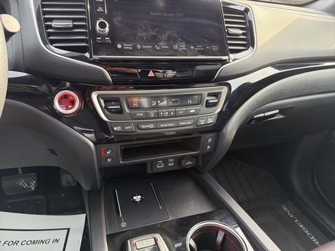 Certified 2025 Honda Ridgeline Black Edition image 16