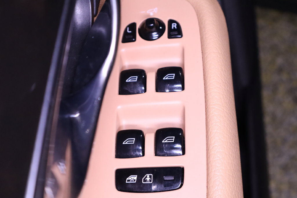 Used 2018 Volvo XC90 T5 Momentum w/ Convenience Package FWD image 40