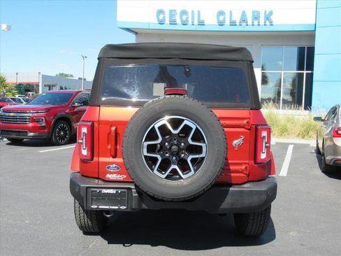 Used 2023 Ford Bronco Outer Banks image 6