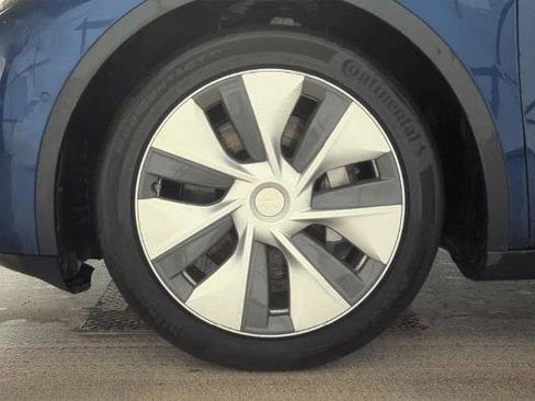 Used 2021 Tesla Model Y Long Range image 28