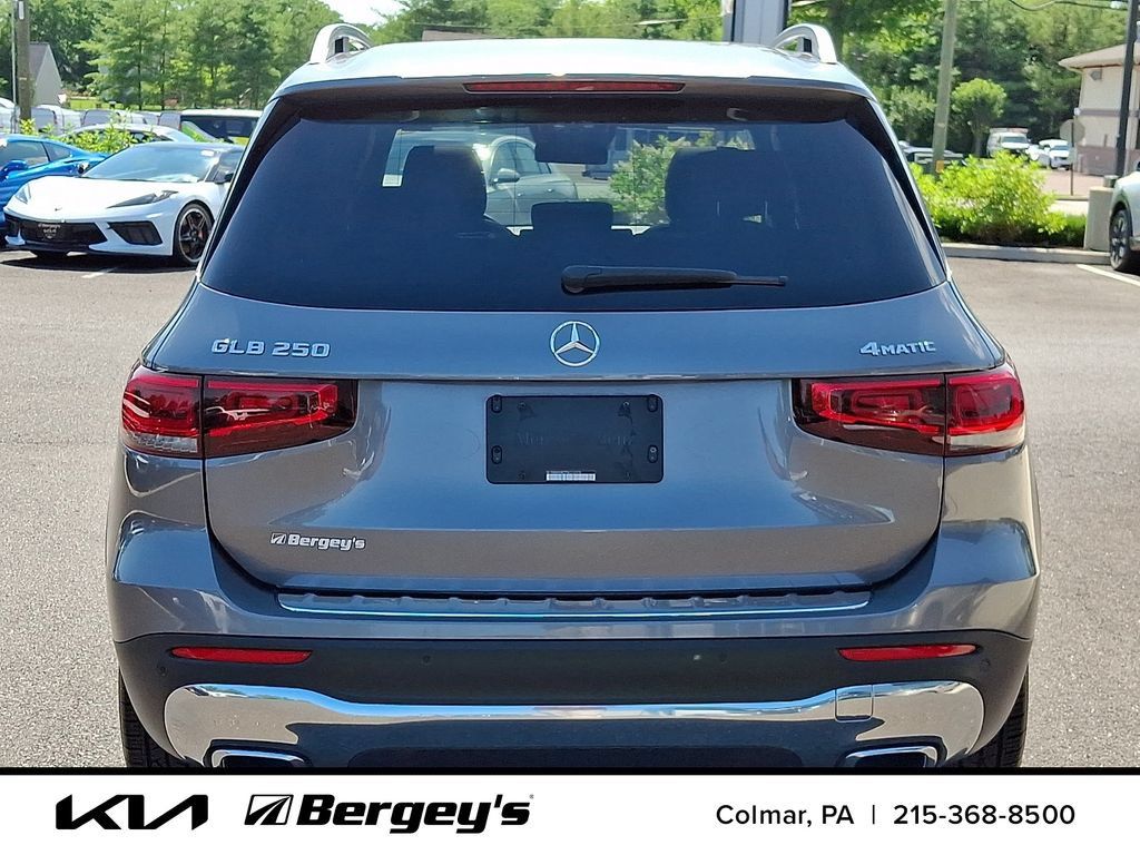 Used 2023 Mercedes-Benz GLB 250 4MATIC image 6