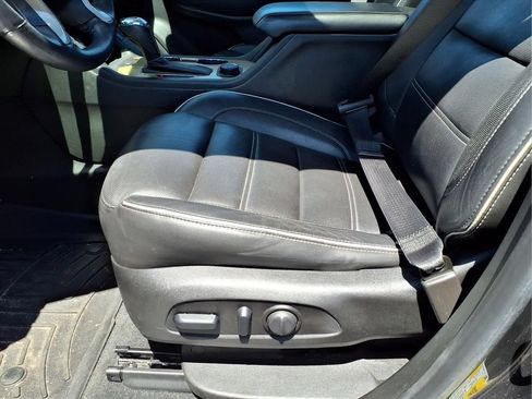 Certified 2019 GMC Acadia Denali w/ Technology Package AWD/4WD image 12