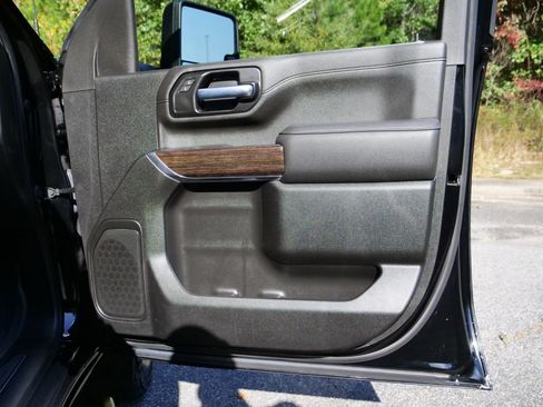 Used 2023 GMC Sierra 2500 SLE image 42