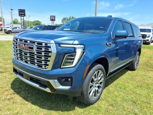 New 2026 GMC Yukon XL Denali w/ Denali Reserve Package AWD/4WD image 3