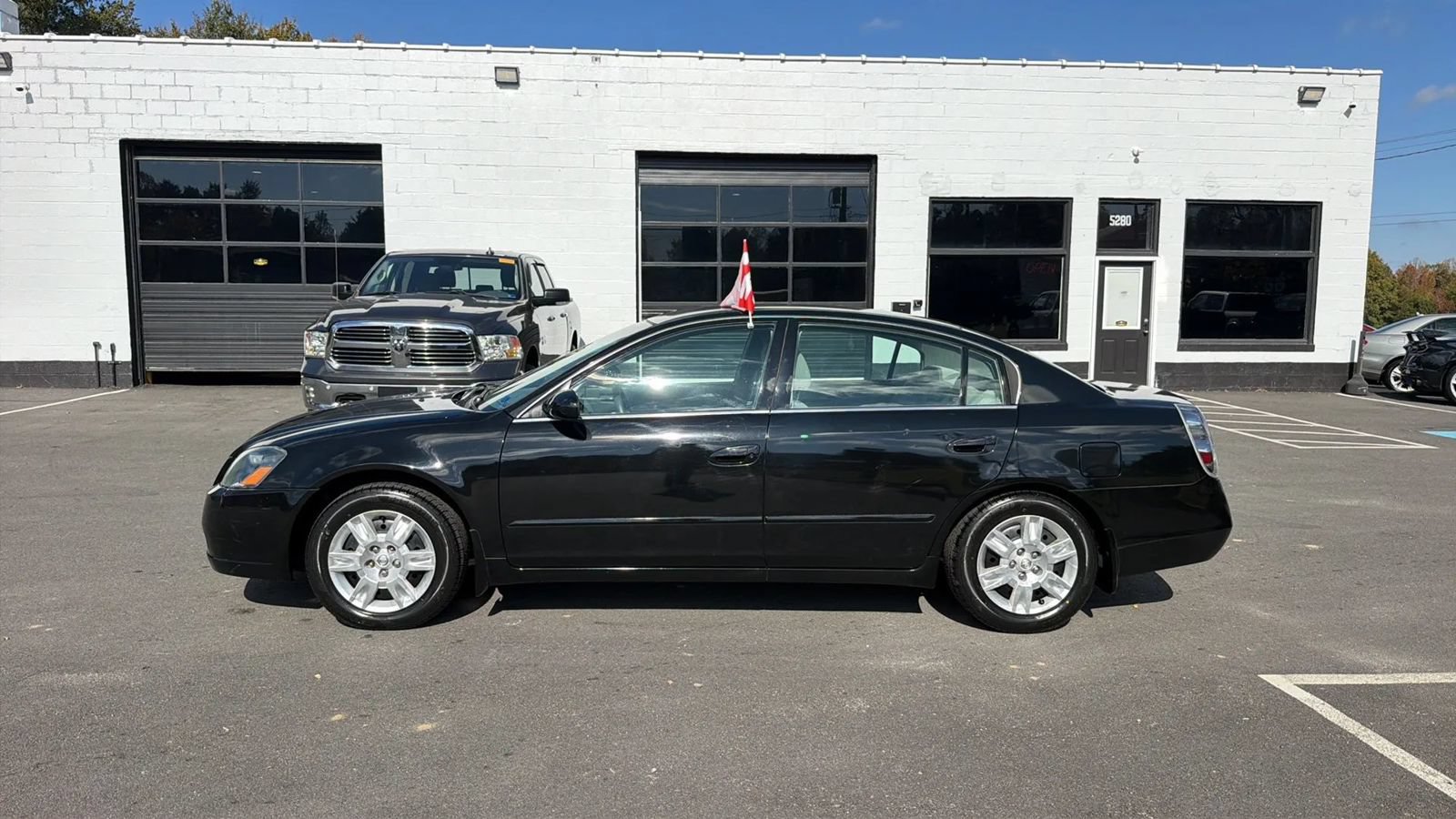 Used 2005 Nissan Altima 2.5 S w/ (S02) Side Airbags Pkg FWD image 4