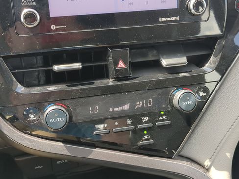 Used 2023 Toyota Camry SE FWD image 19