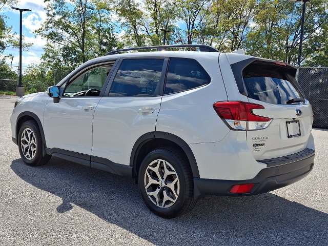 Used 2021 Subaru Forester Premium AWD/4WD image 7