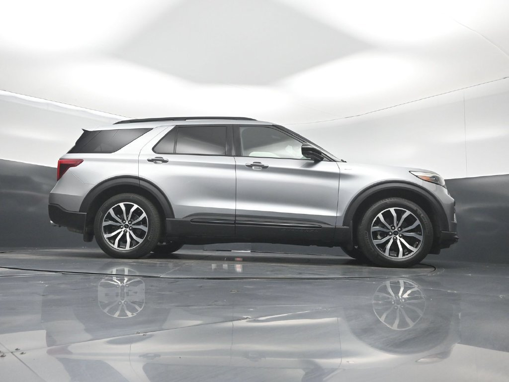 Certified 2023 Ford Explorer ST-Line w/ Class IV Trailer Tow Package RWD image 48